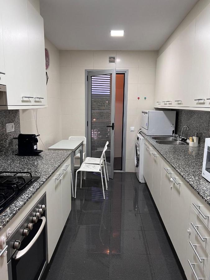 Fira Gran Via 2 - Private Rooms In A Shared Apartment - Habitaciones Privadas En Apartamento Compartido Оспиталет-де-Льобрегат Экстерьер фото